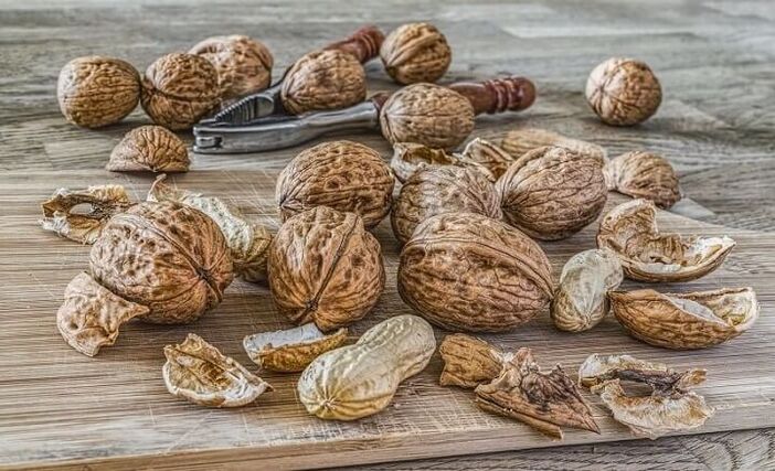 Mehrere Nüsse für männliche Gesundheit
